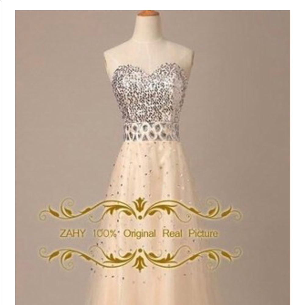 Zahy designer gown size US 8